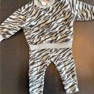 Zara blue and Black zebra Patterned sweatshirt and leggings